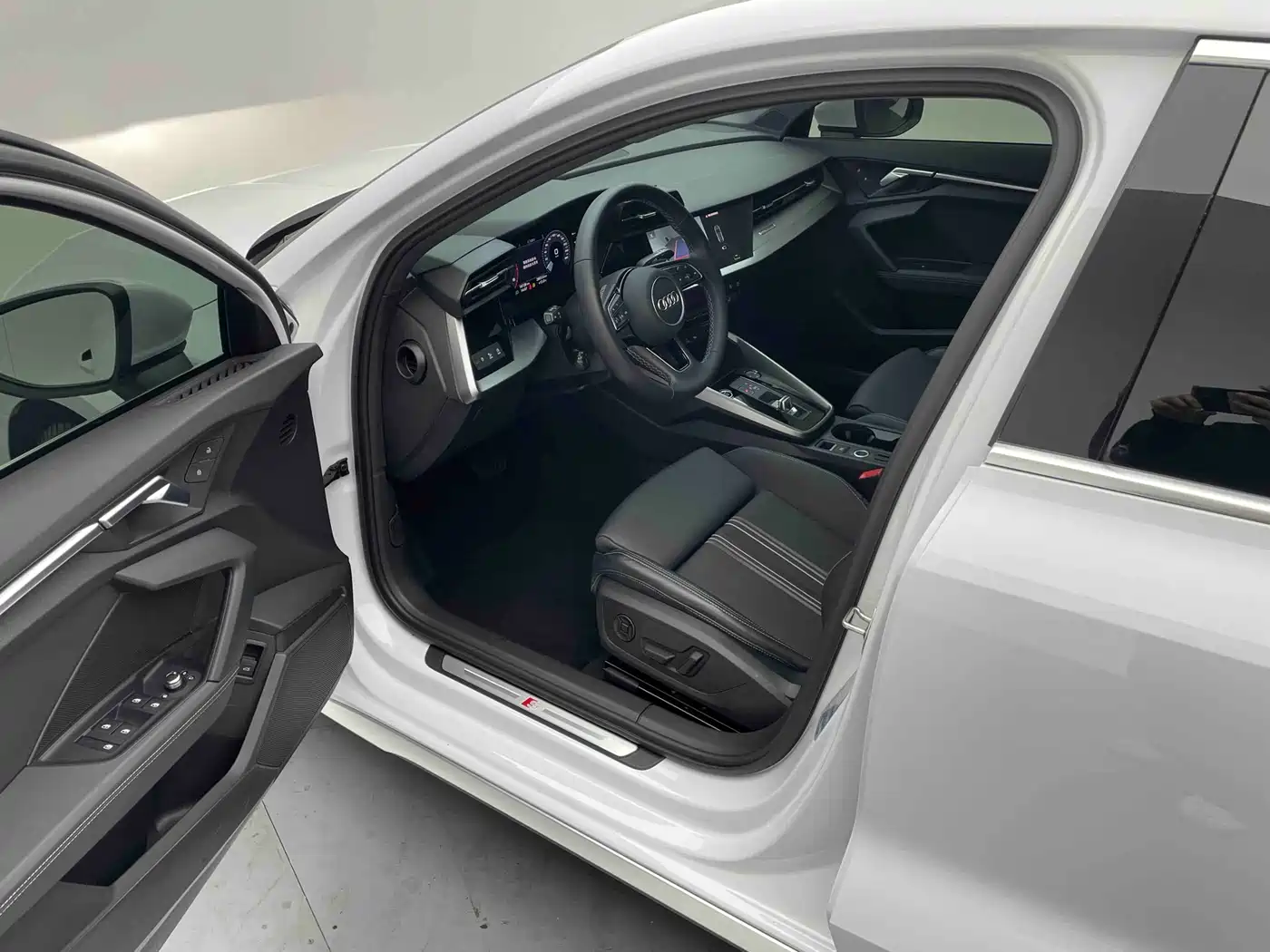 Audi A3 2023 Facelift Sportback 35 TFSI Fashion Sport фото 9