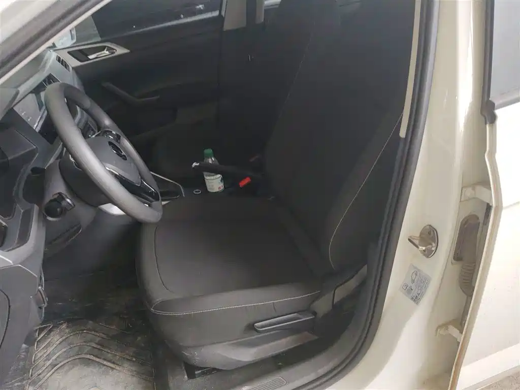Volkswagen Polo 2023 Facelift Plus 1.5L Auto Joyful Living Edition фото 15