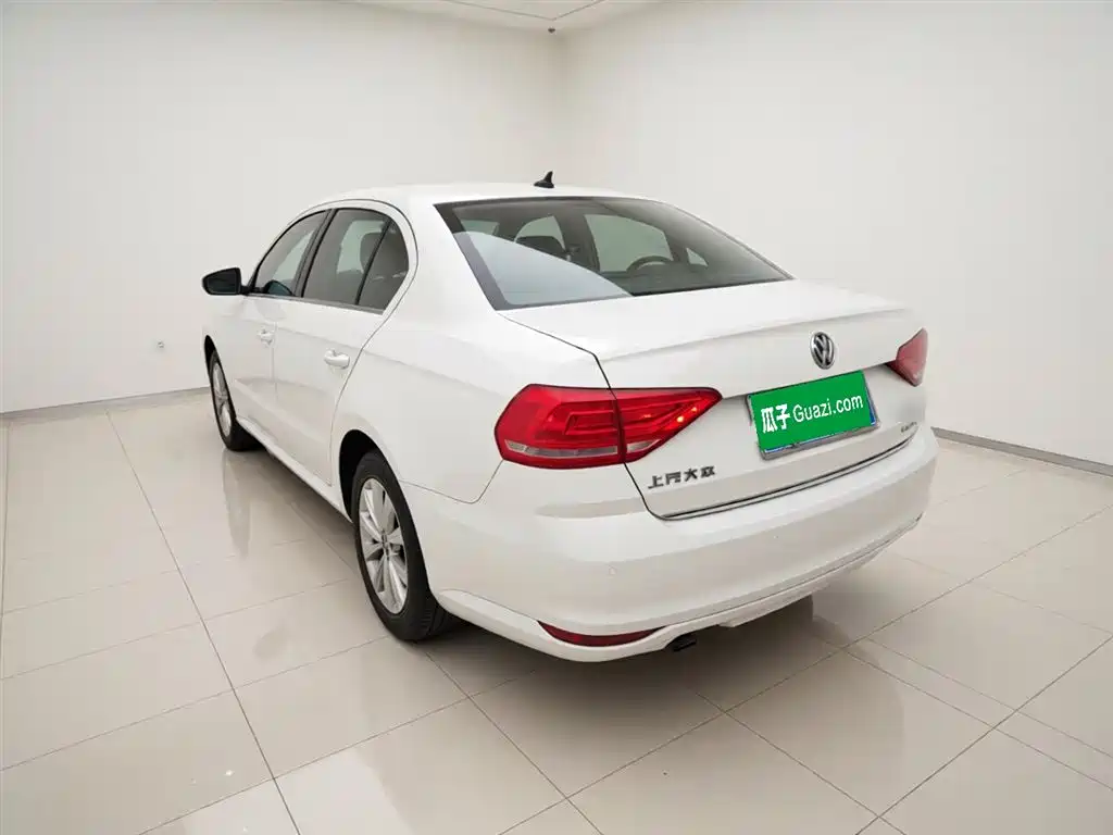 Volkswagen Lavida 2017 1.6L Automatic Comfort Edition фото 5