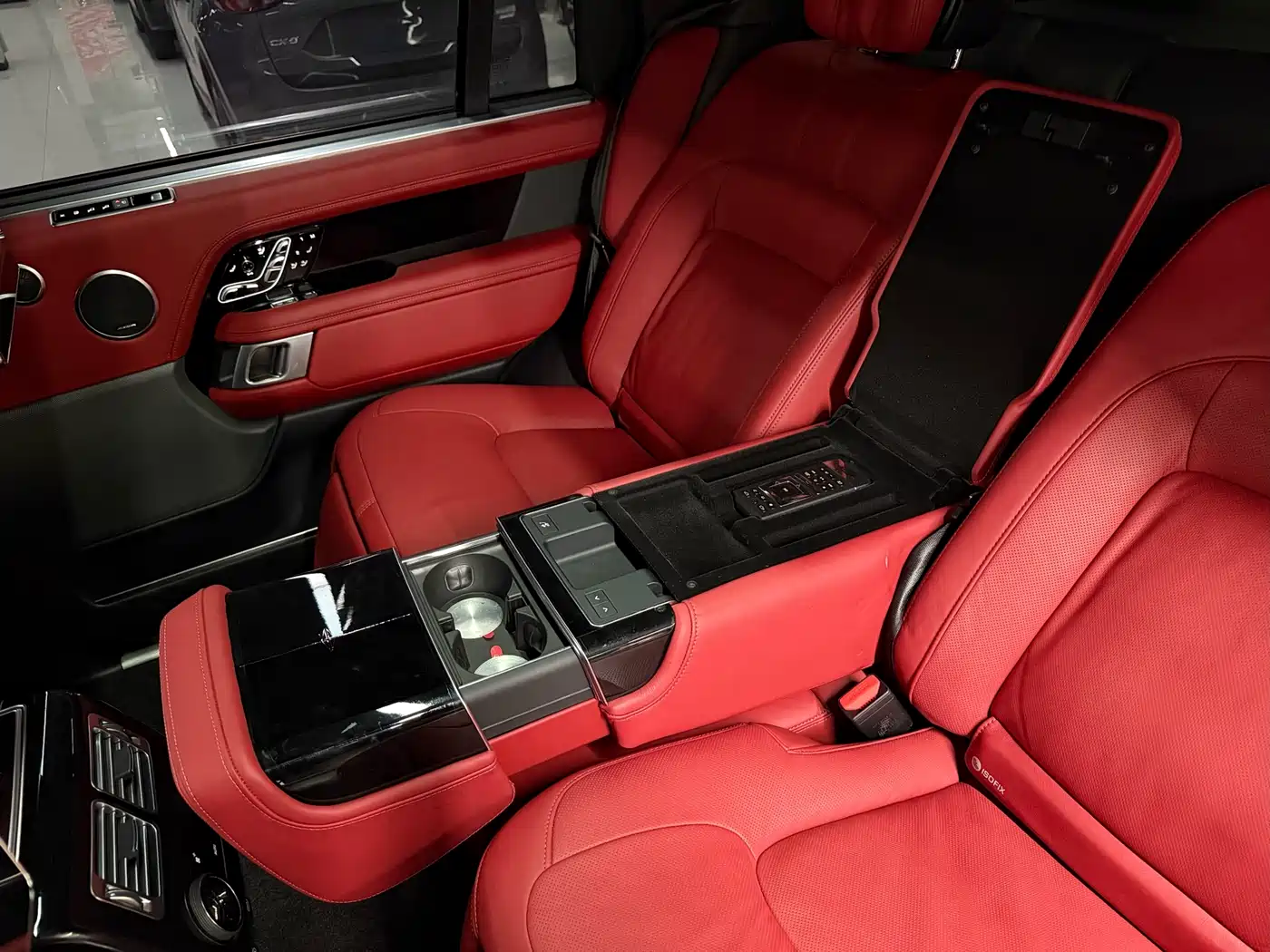Land Rover Range Rover 2022 3.0 L6 400PS Prestige Genesis Extended Edition фото 17