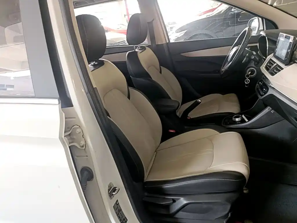Baojun 360 2020 2018 1.5L Automatic Luxury (China V)