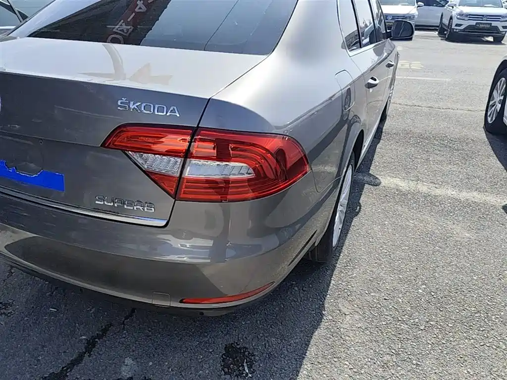 Škoda Superb 2013 1.8TSI Automatic Elegance Edition фото 8
