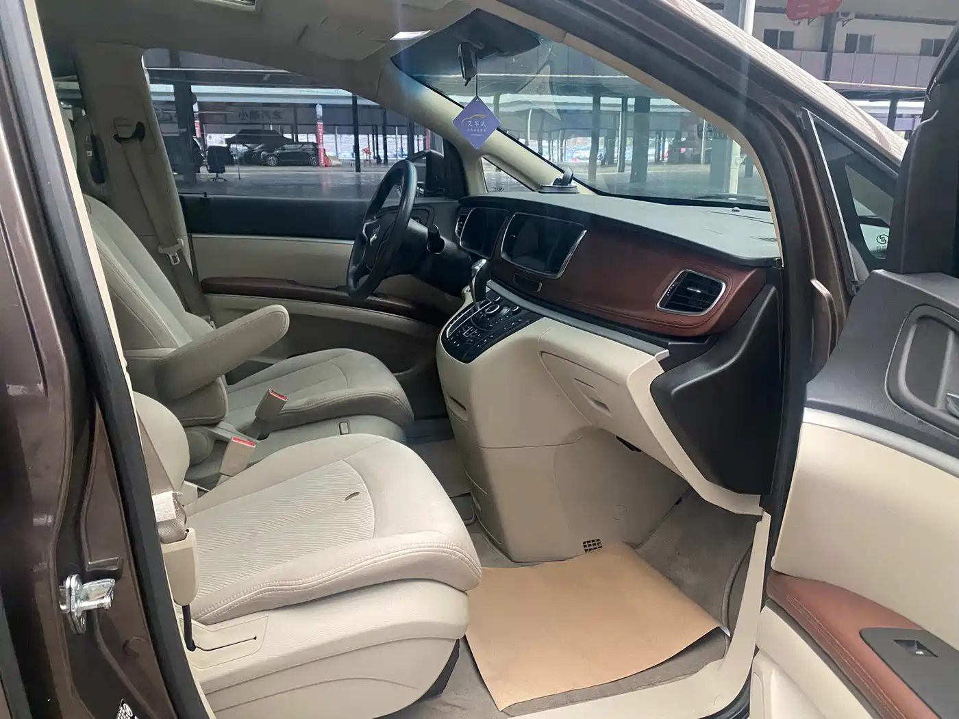 Buick GL8 2014 2.4L CT Luxury Business Comfort фото 5