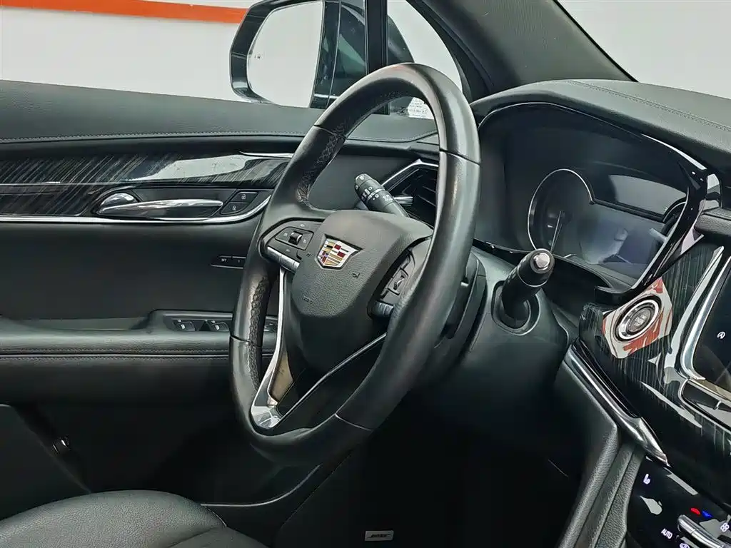 Cadillac XT6 2022 2.0T 6-Seater 2WD Luxury Edition фото 22
