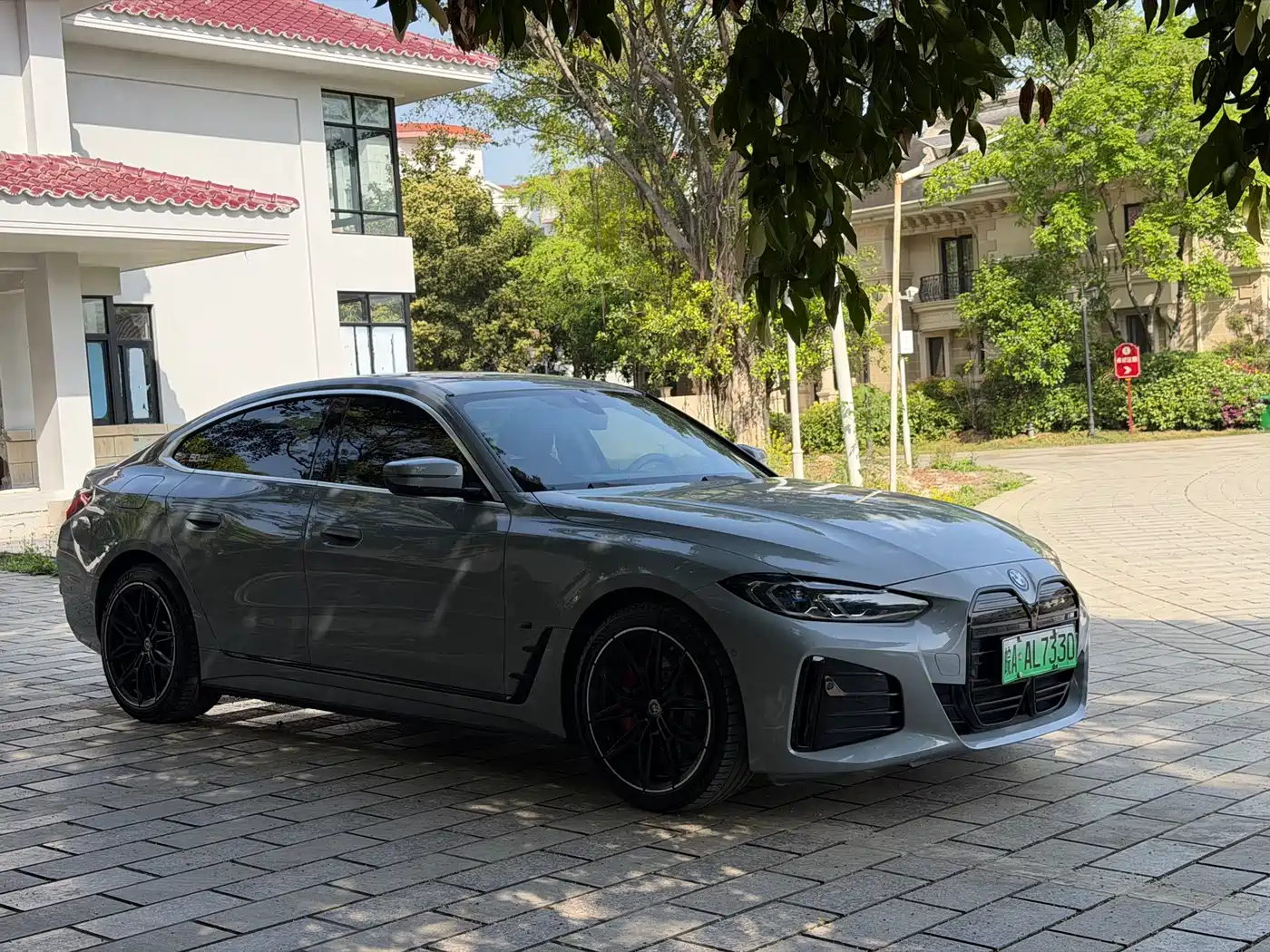 BMW i4 2023 eDrive35 фото 3