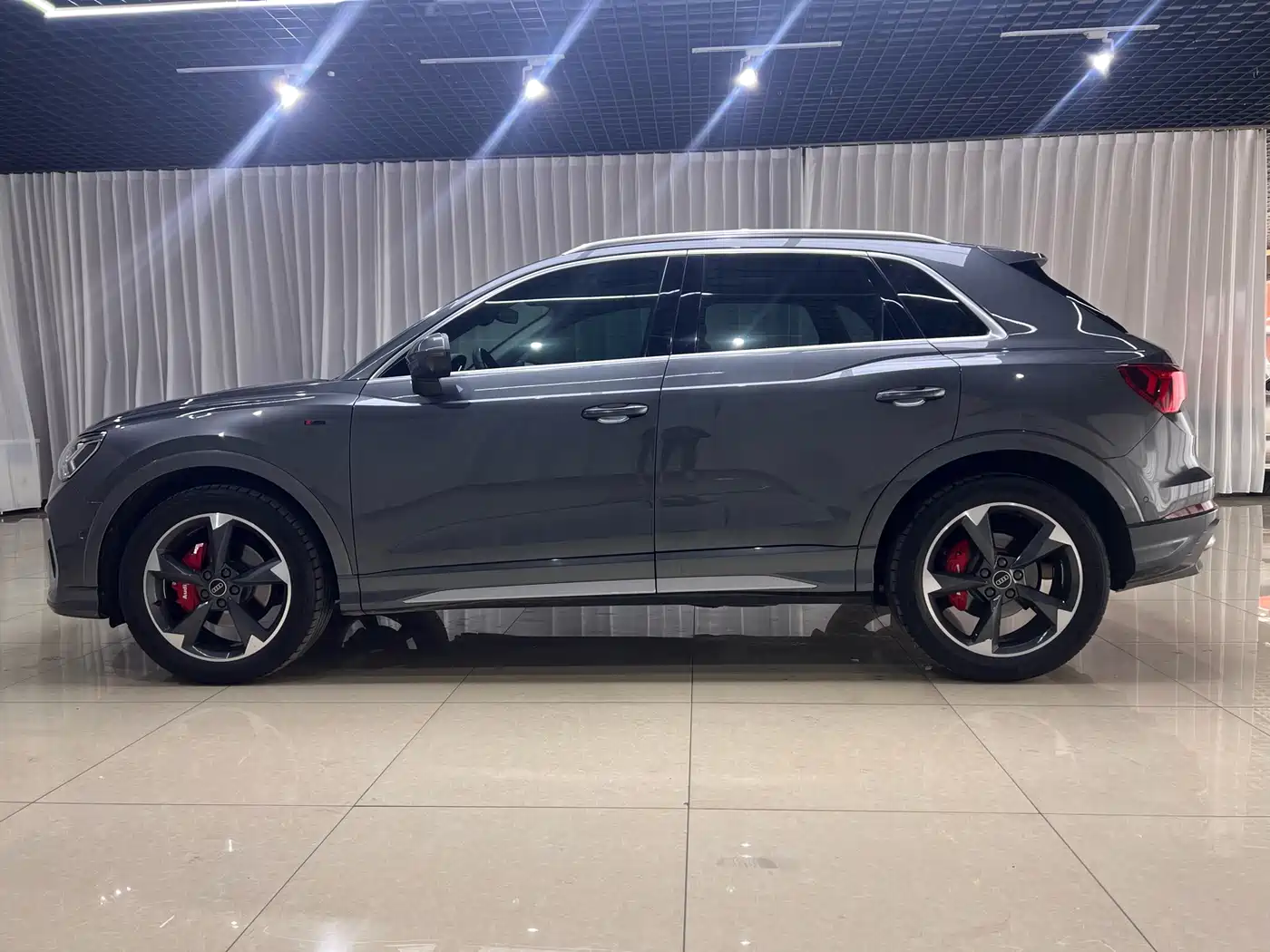 Audi Q3 2023 35 TFSI Fashion Dynamic Model (1.5T) фото 8