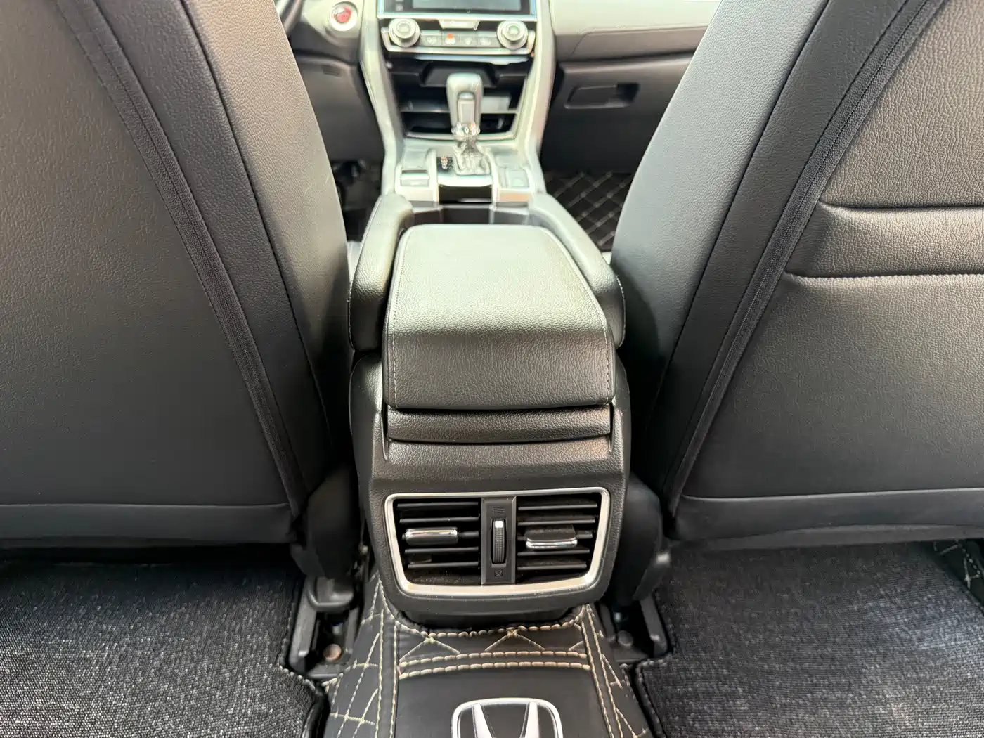 Фото 13 - Honda Civic