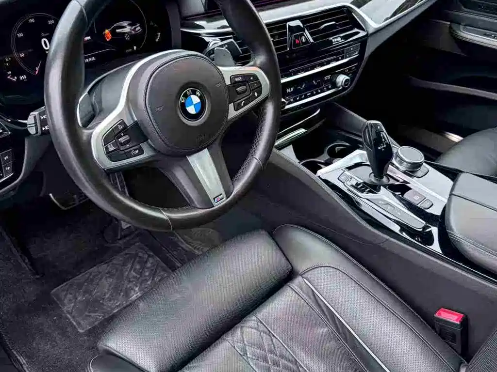 BMW 6 Series GT 2018 640i xDrive M Sport Package фото 4
