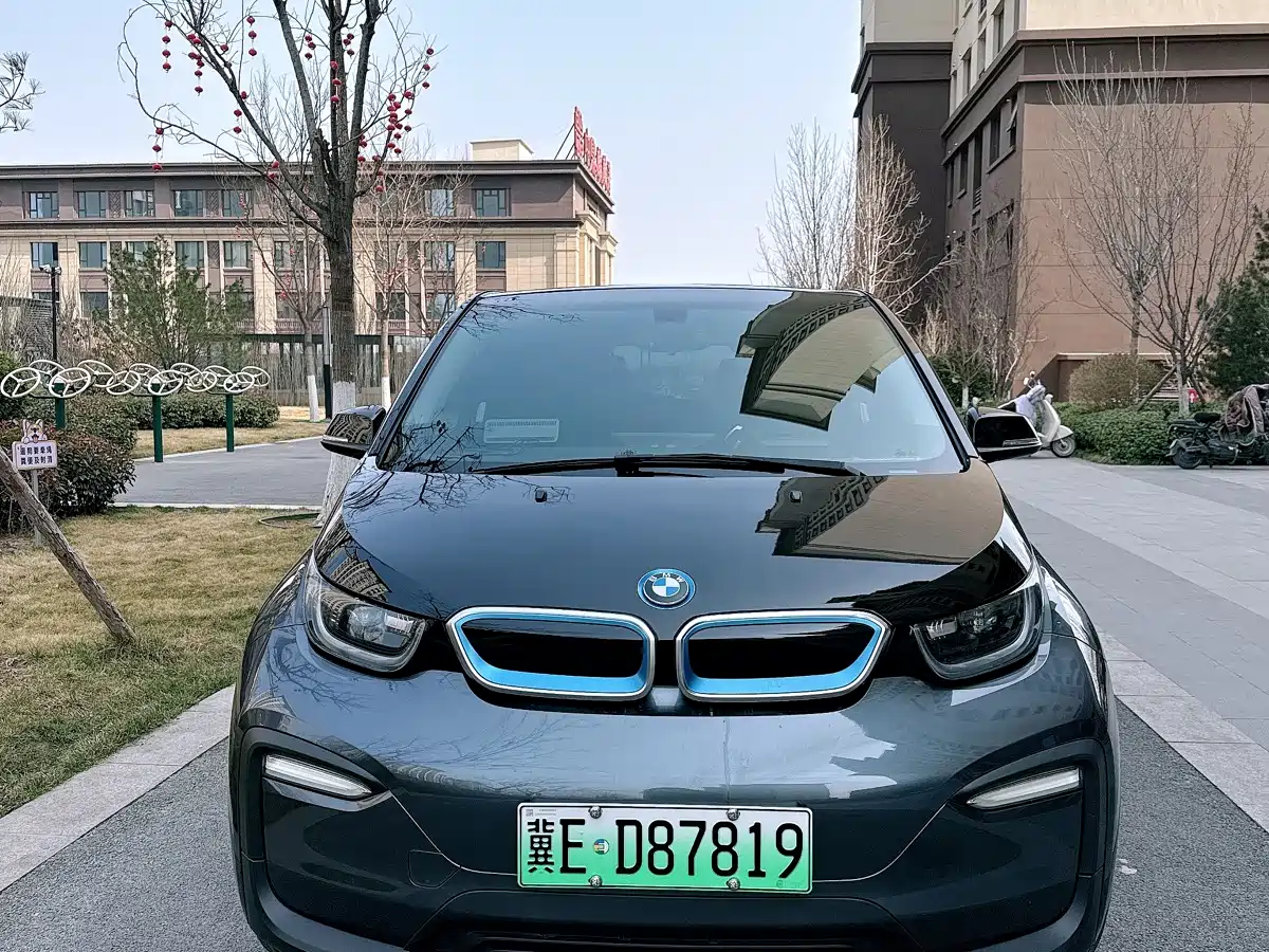 BMW I3