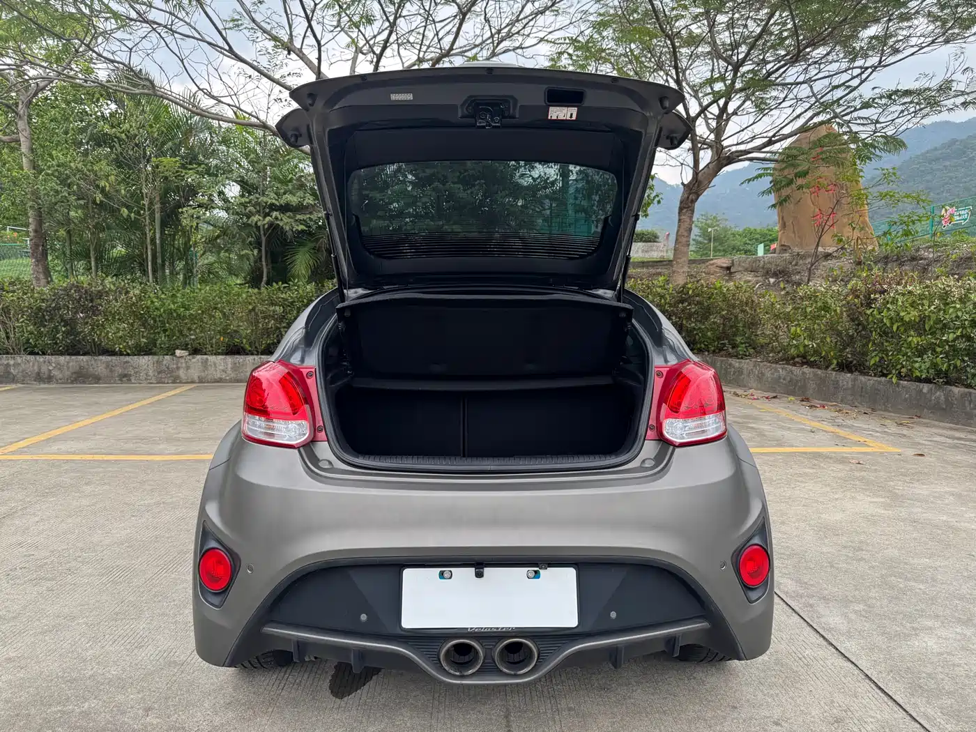 Hyundai Veloster 2015 1.6T Automatic Luxury Edition фото 15