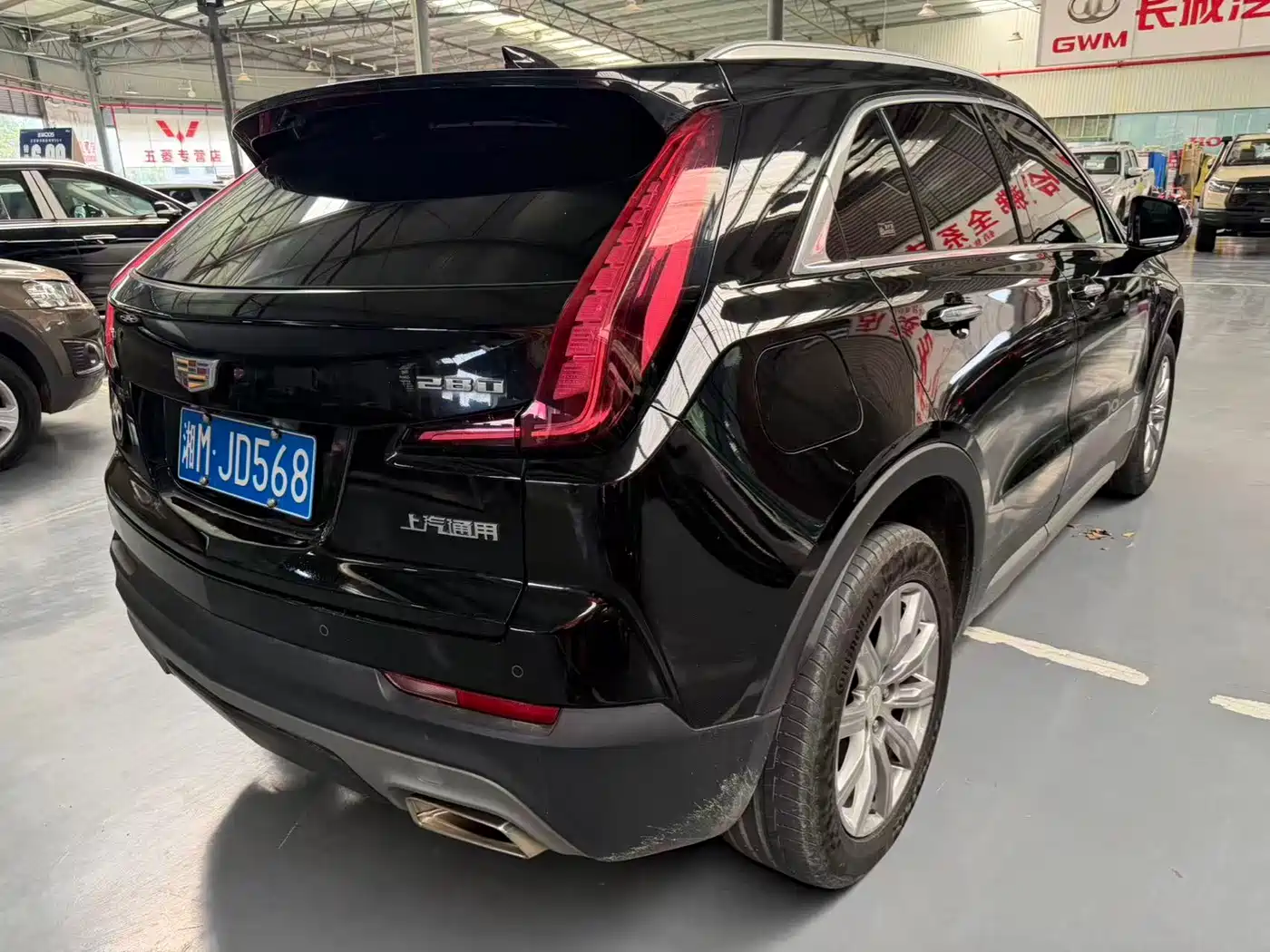 Фото 13 - Cadillac XT4