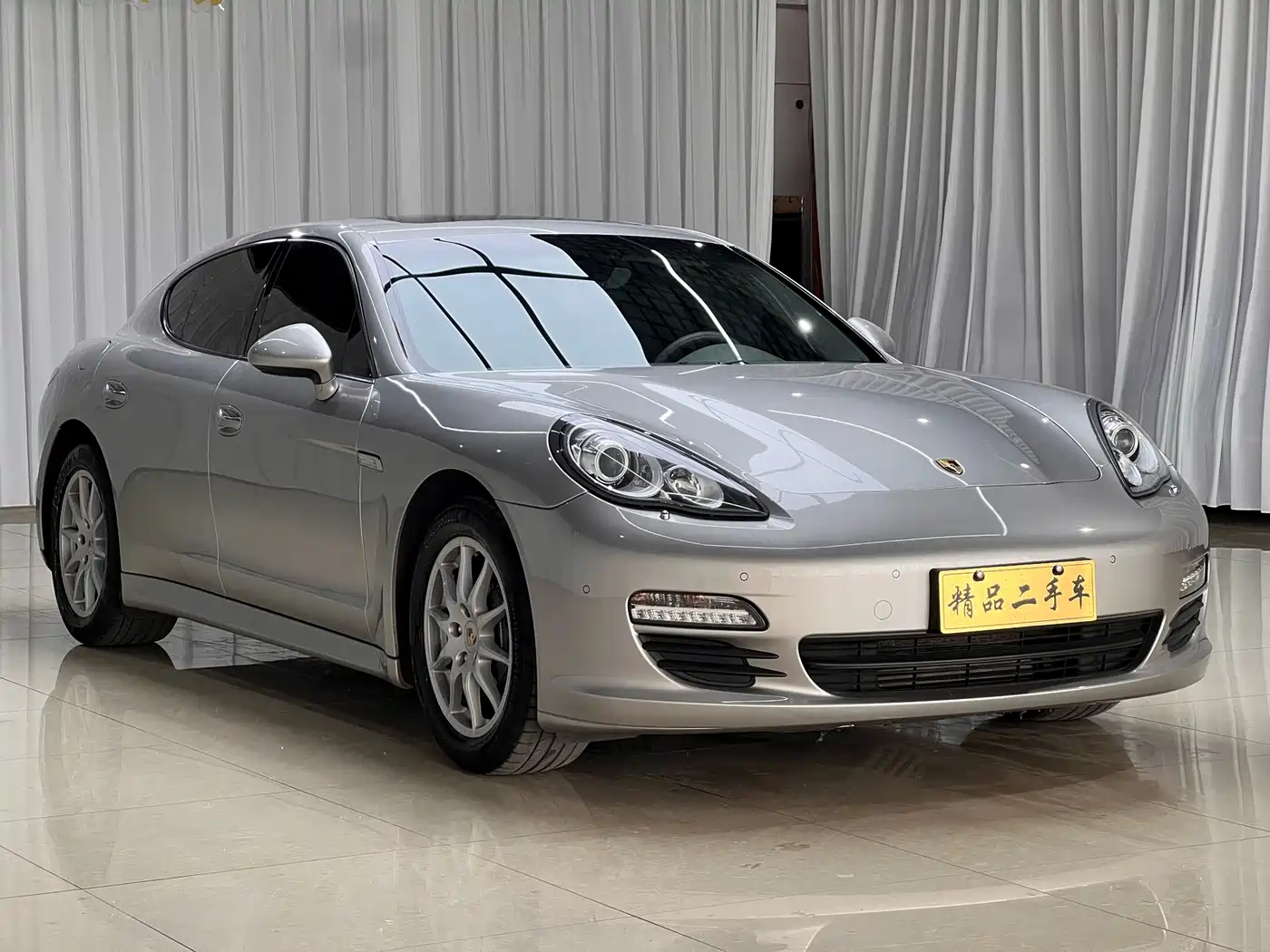Porsche Panamera 2013 Panamera Platinum Edition 3.6L фото 3
