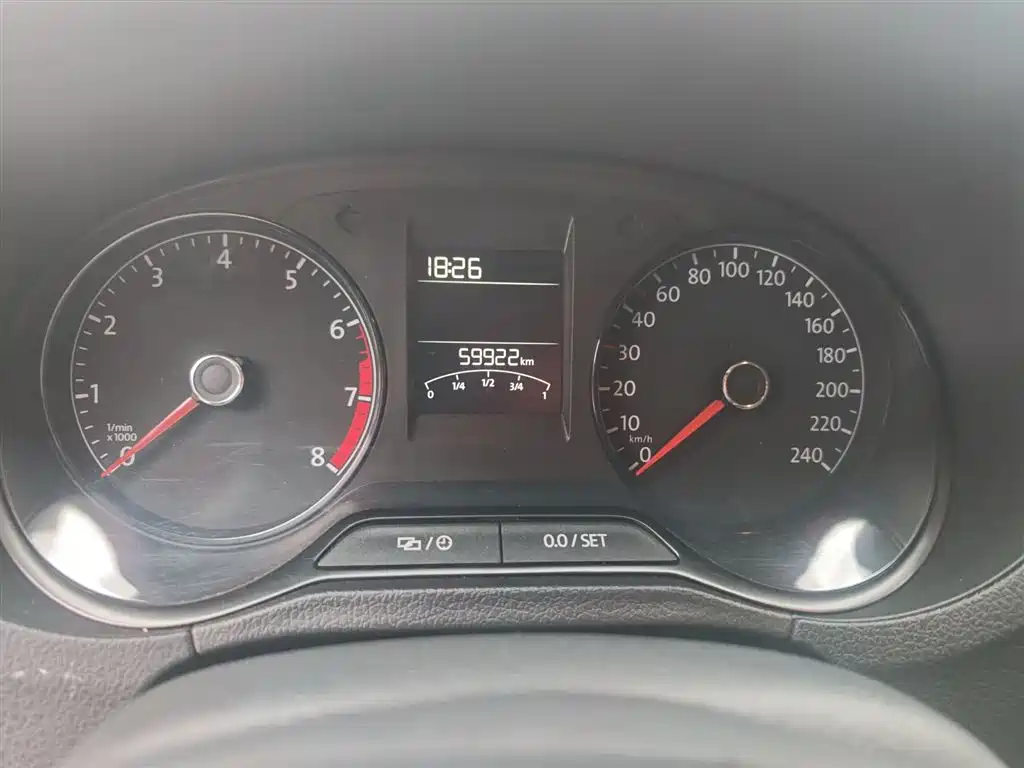 Volkswagen Polo 2016 1.4L Manual Trend фото 5