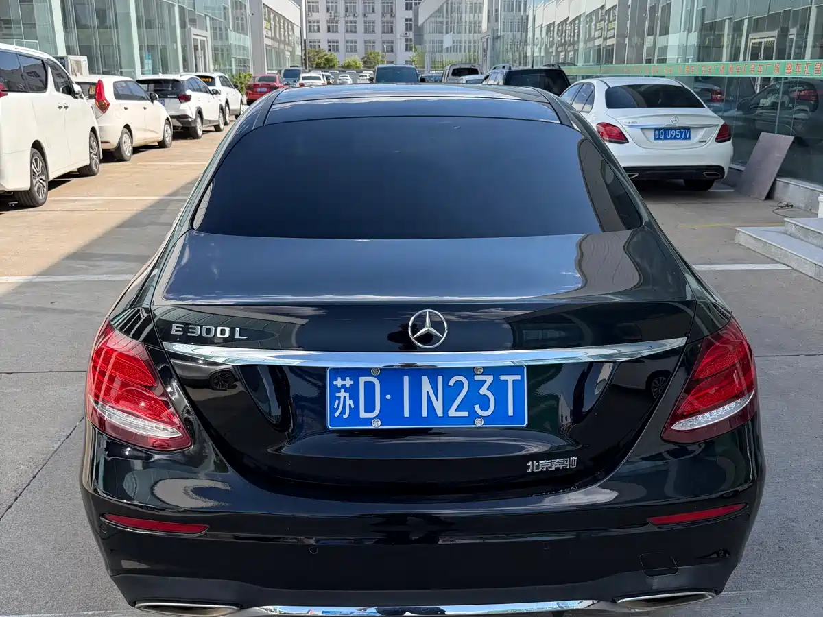Mercedes-Benz E-Class 2019 E 200 L Sport фото 11