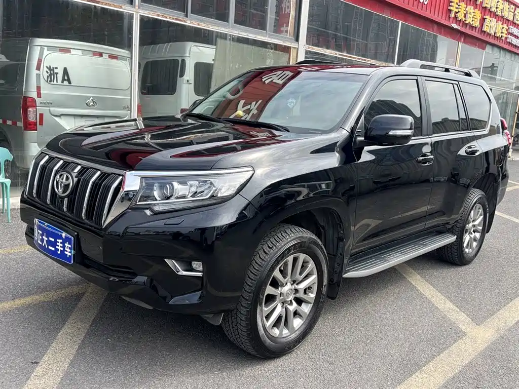 TOYOTA PRADO