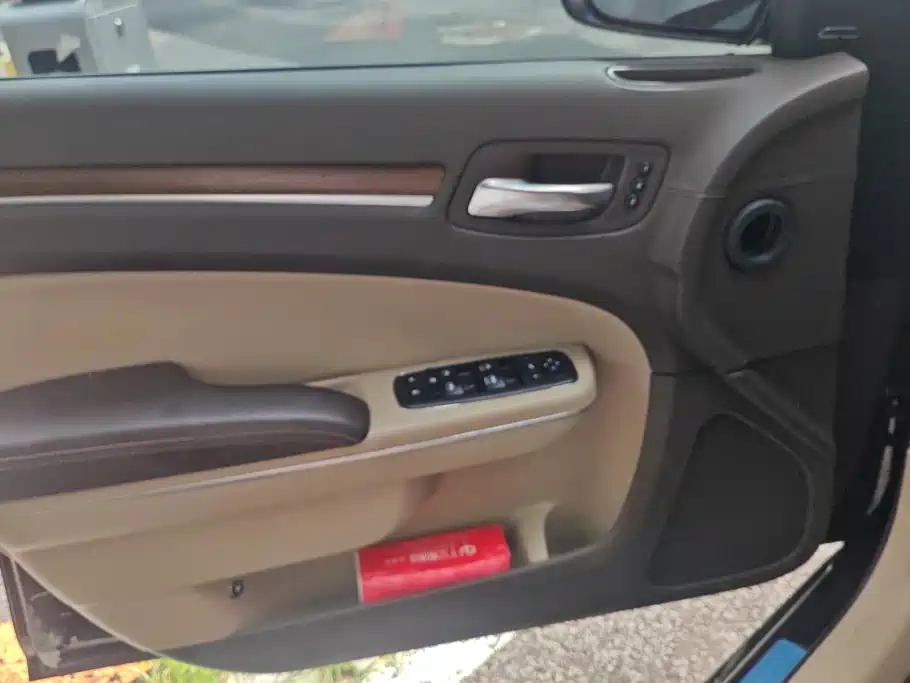 Chrysler 300C (Import) 2015 2014 3.0L Excellence Edition