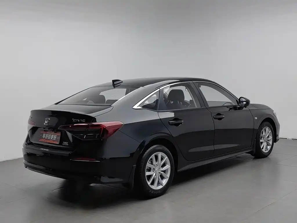 Фото 2 - Honda Civic