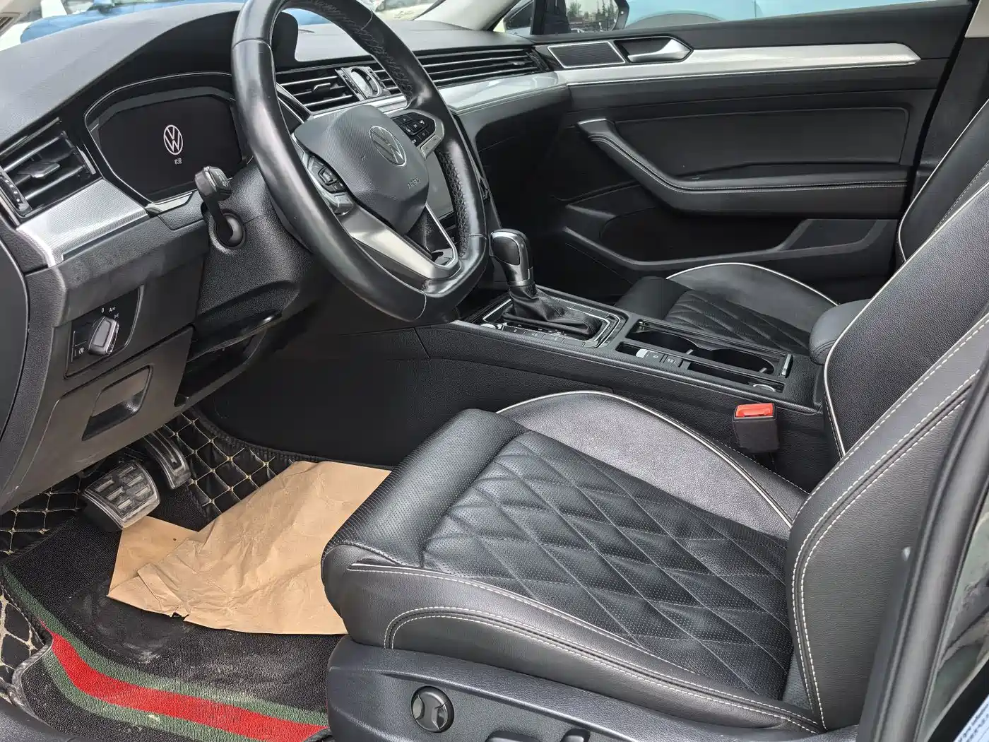 VOLKSWAGEN MAGOTAN GTE PLUG IN HYBRID