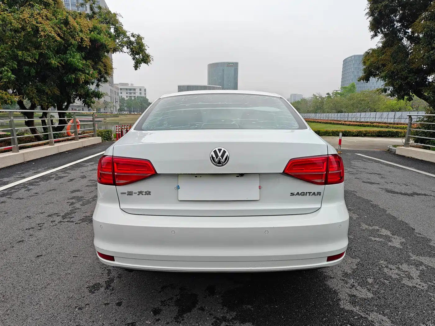 Volkswagen Sagitar 2018 1.6L Automatic Comfort фото 5