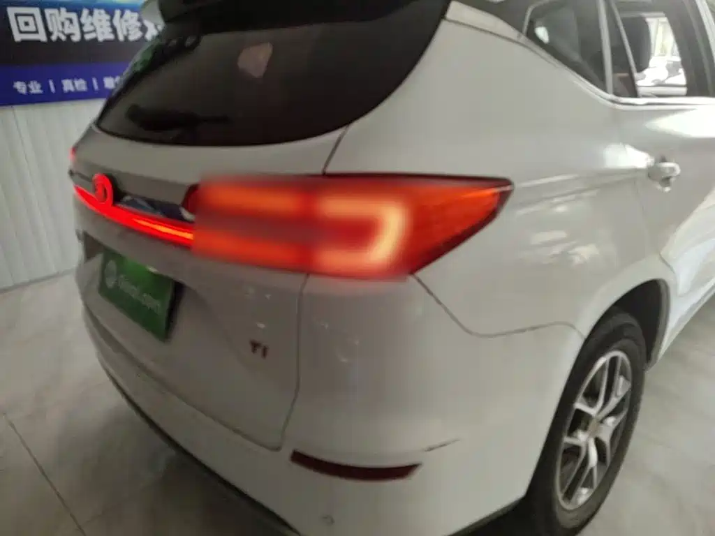 صورة 24 - BYD Song