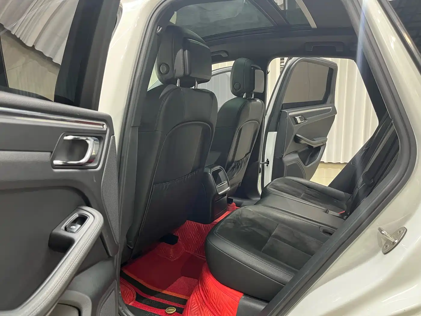 Porsche Macan 2016 Macan 2.0T фото 10
