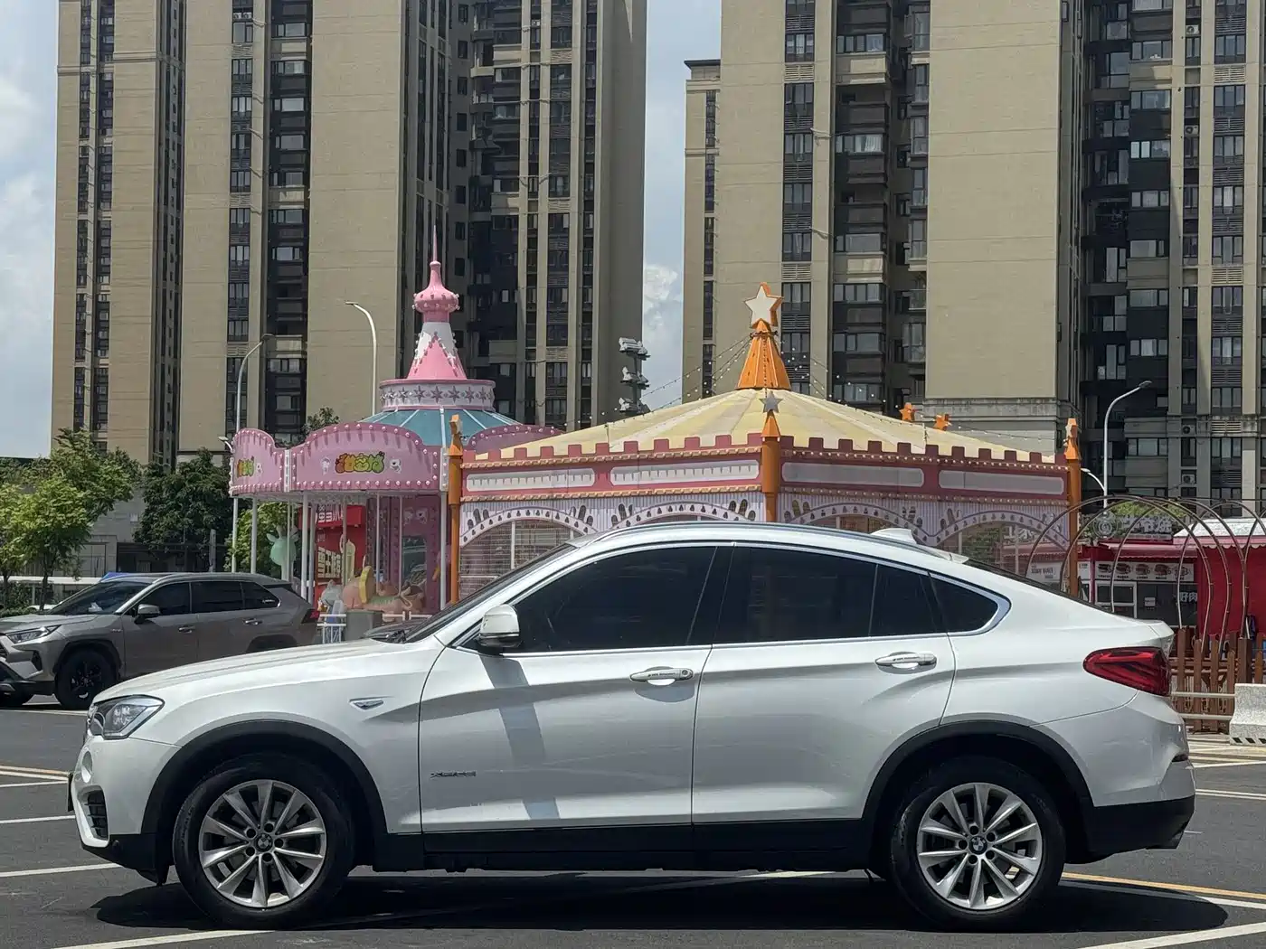 Photo 2 - BMW X4