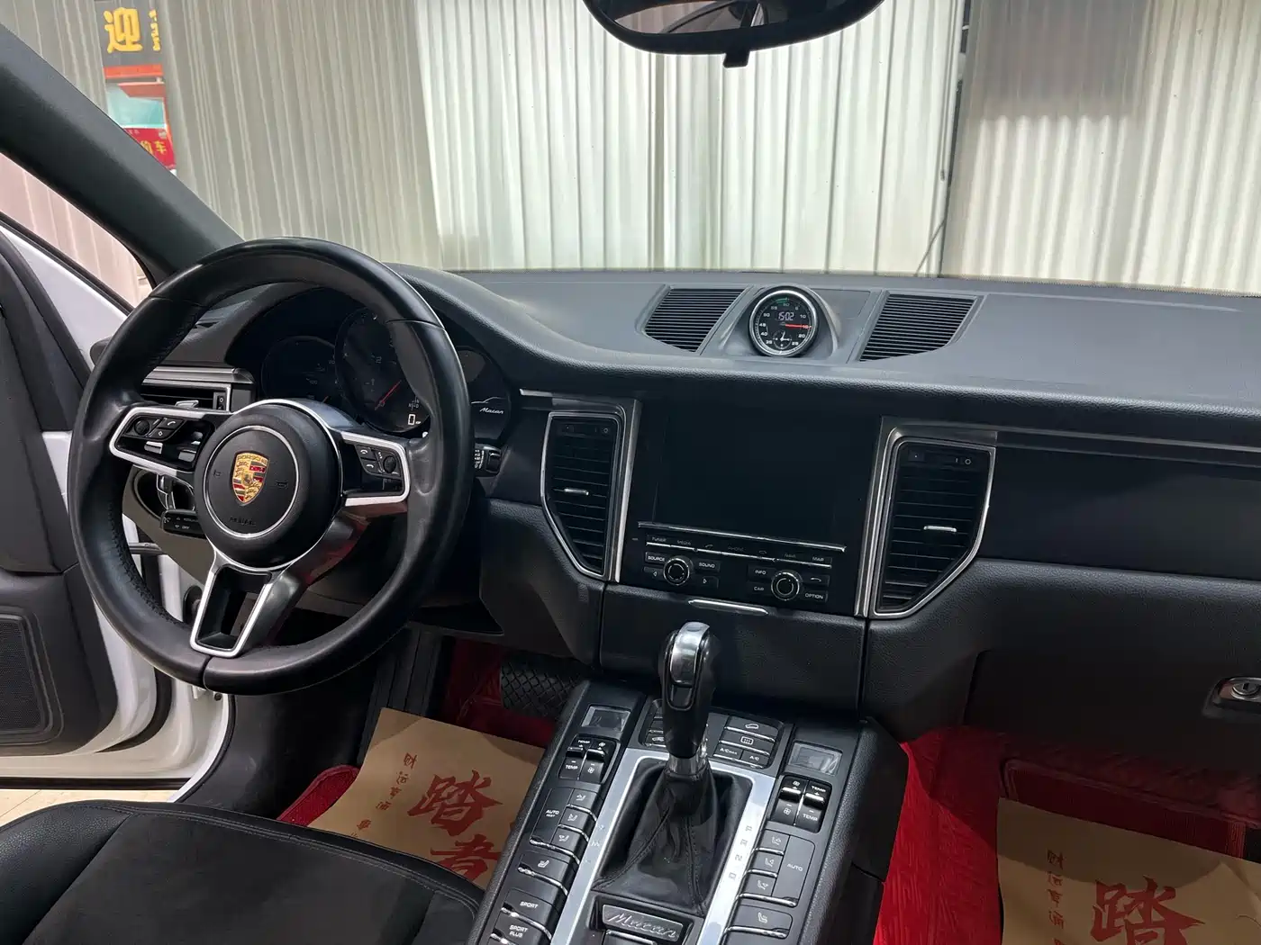 Porsche Macan 2016 Macan 2.0T фото 14
