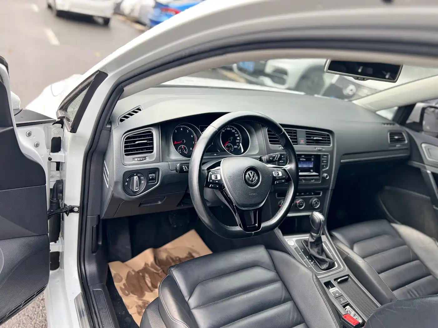 Volkswagen Golf 2016 230TSI Automatic Luxury фото 5