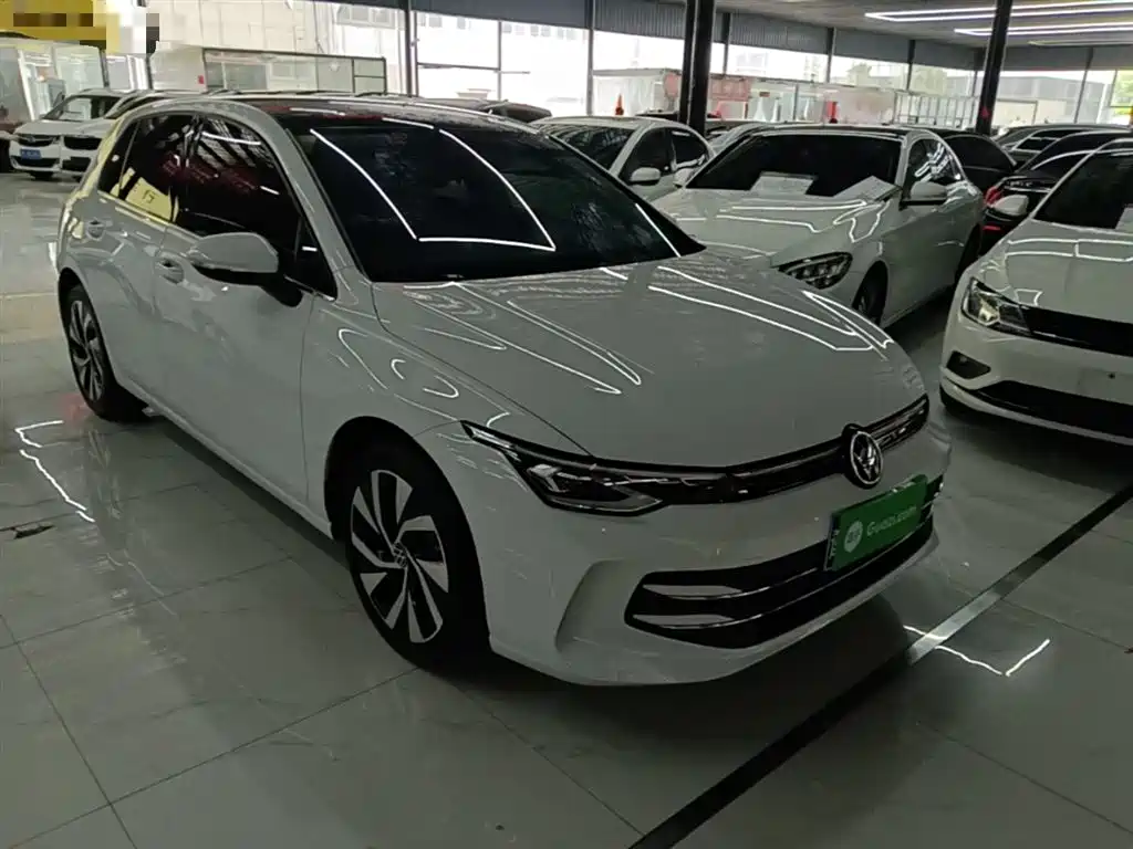 Volkswagen Golf 2025 300TSI Pro фото 4