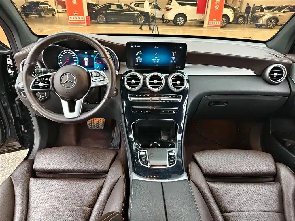 Mercedes-Benz GLC 2021 GLC 260 L 4MATIC Sporty фото 10