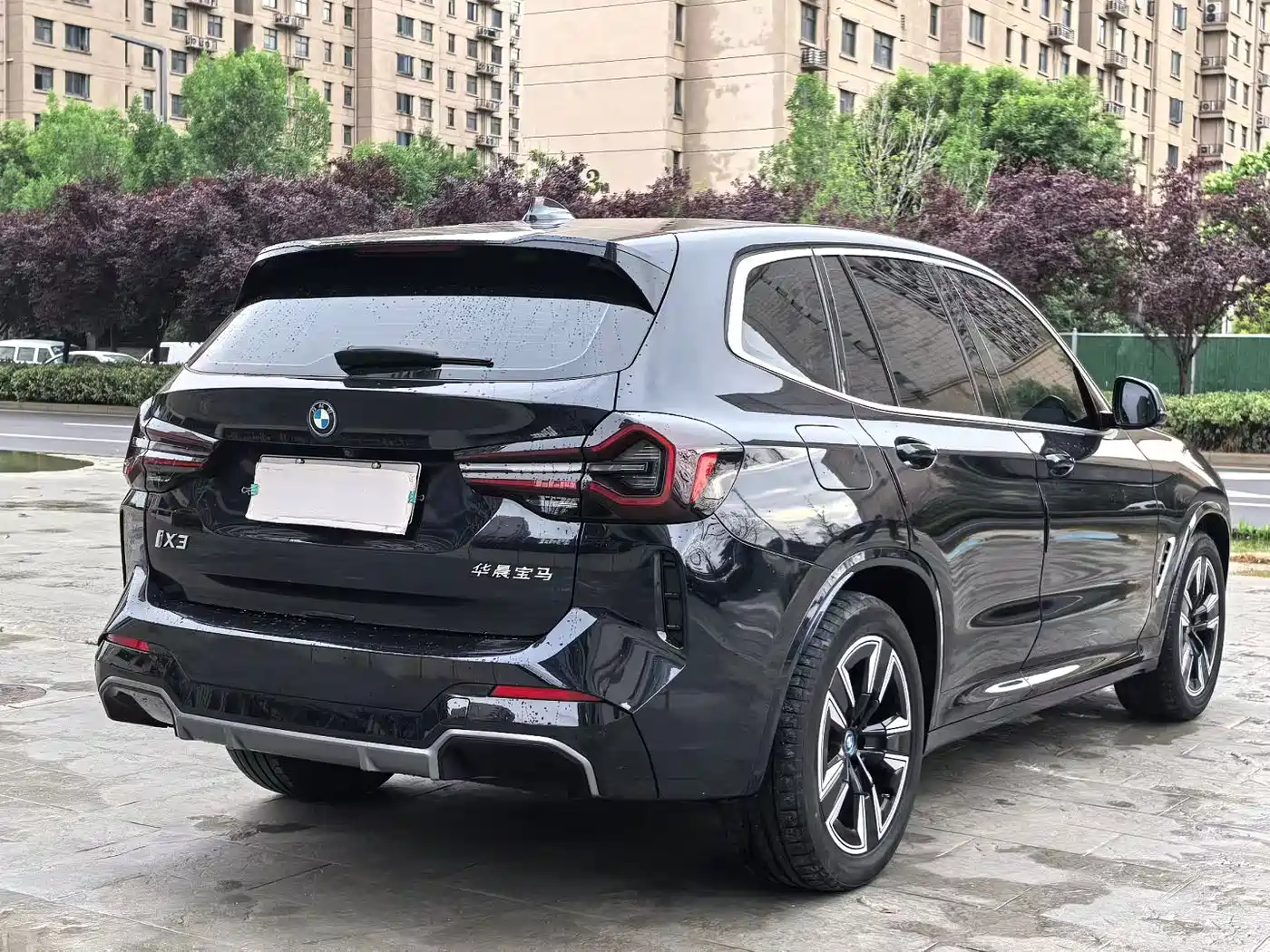 BMW iX3 2024 Leading Edition фото 9