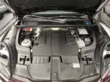 Photo 38 - Porsche Cayenne New Energy
