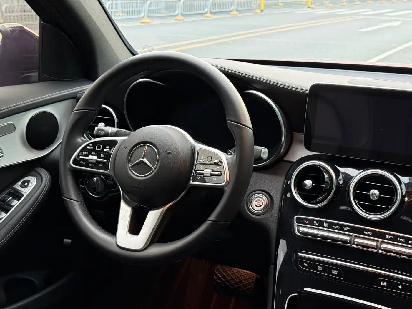 Mercedes-Benz GLC Coupe 2021 GLC 260 4MATIC Coupe SUV фото 14