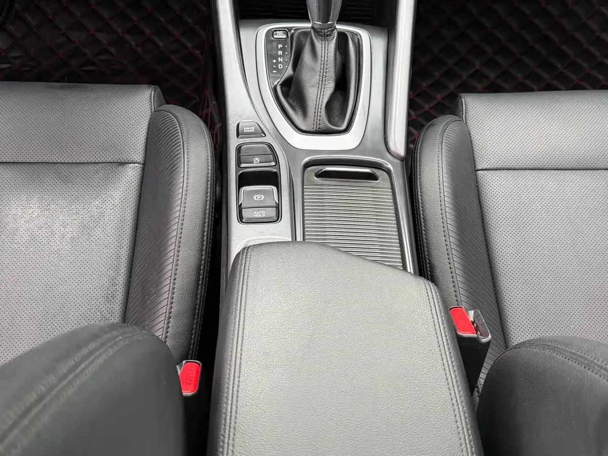 Hyundai Fista 2019 280TGDi Sport Edition China VI фото 10
