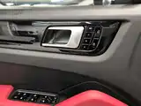 Photo 25 - Porsche Cayenne New Energy
