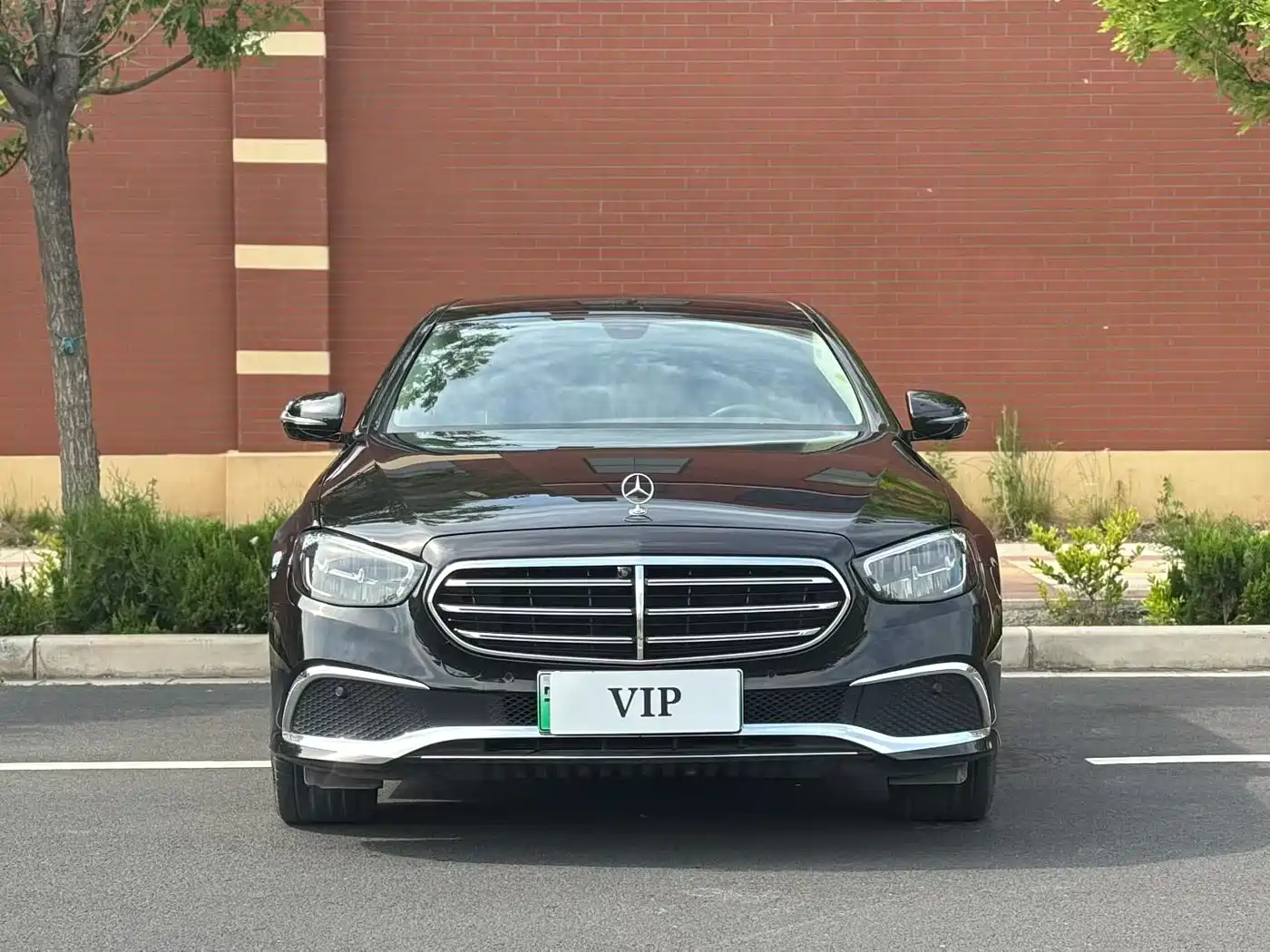 Mercedes-Benz E-Class New Energy 2022 E 350 e L Plug-in Hybrid Sedan фото 3