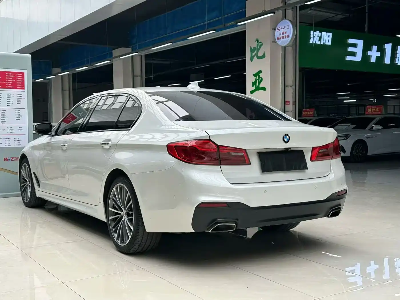 BMW 5 Series 2018 525Li M Sport Package фото 8