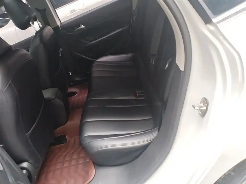 Peugeot 308 2019 230THP Automatic Luxury Edition China VI фото 17