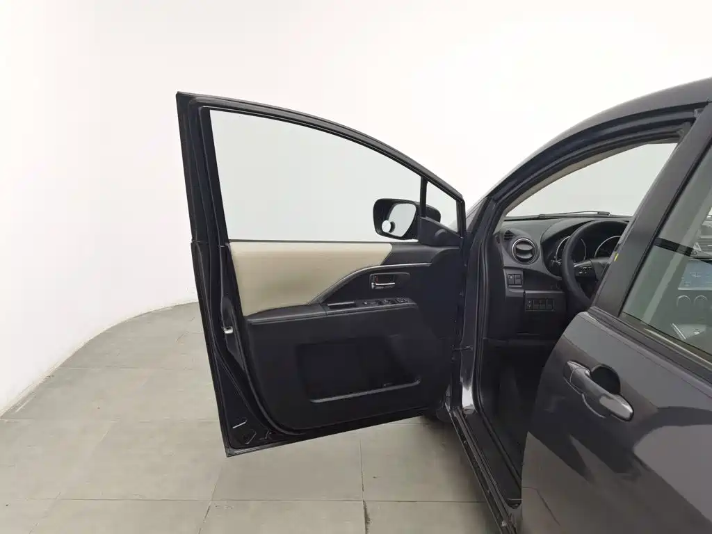 Mazda Mazda5 2013 2013 2.0L Automatic Comfort