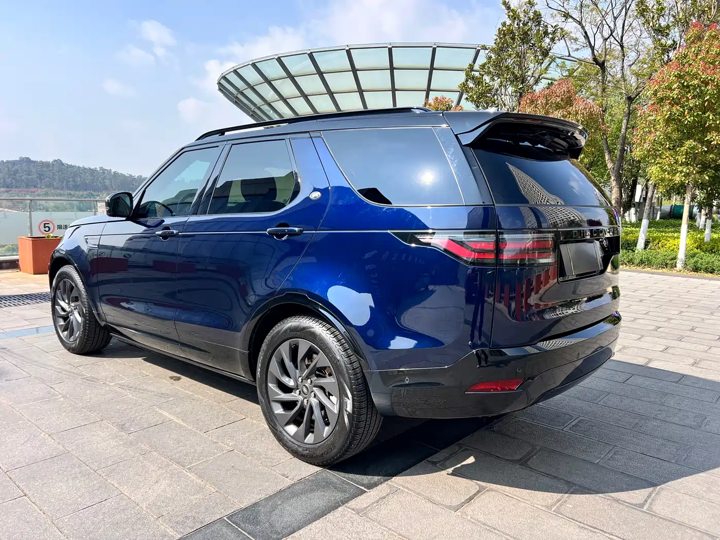 Land Rover Discovery 2023 Facelift 360PS R-Dynamic S фото 4