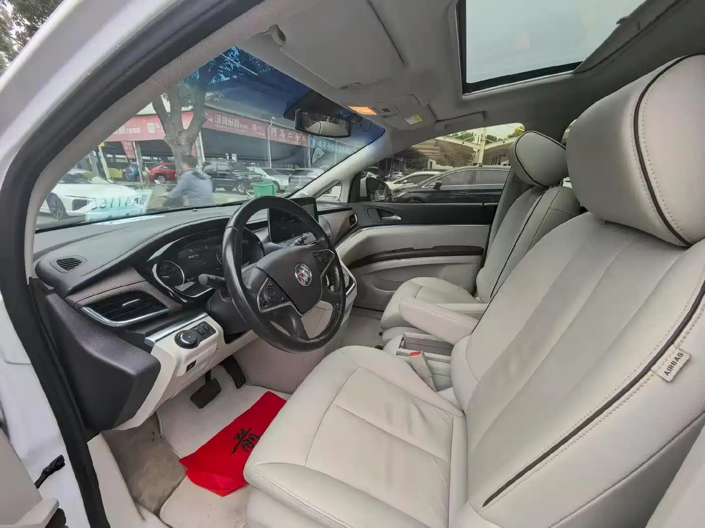 Фото 4 - Buick GL8