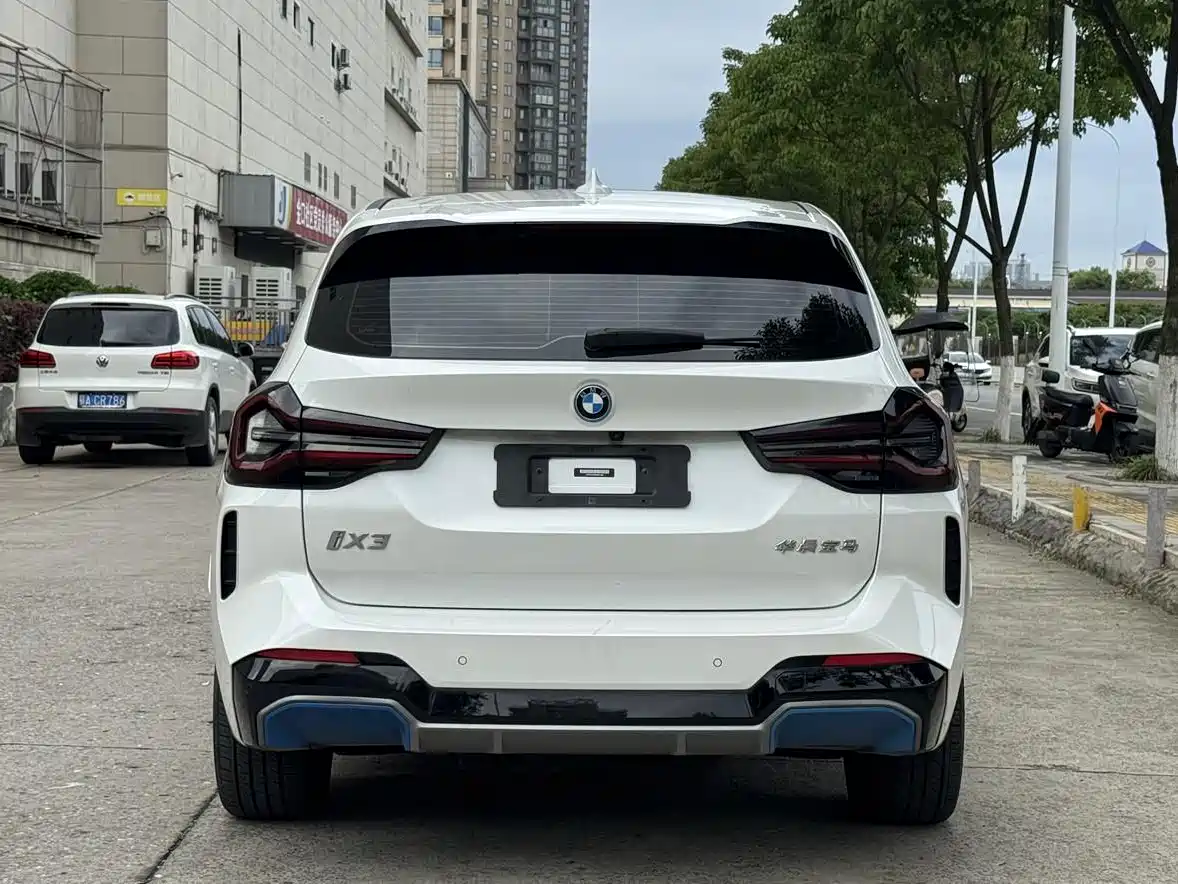 BMW iX3 2022 Innovation Leader фото 8