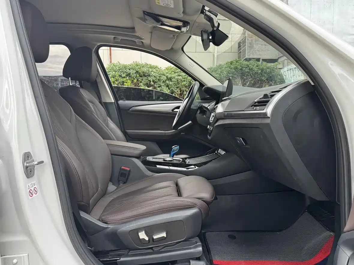 BMW iX3 2022 Innovation Leader фото 15