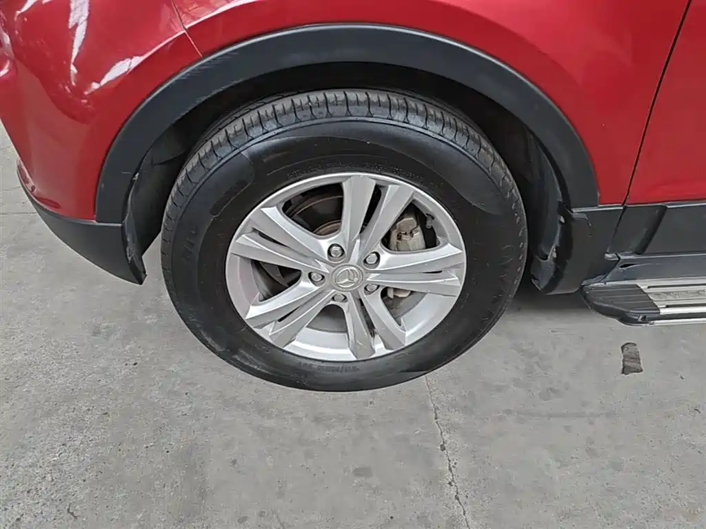 صورة 23 - BAIC Huansu S3