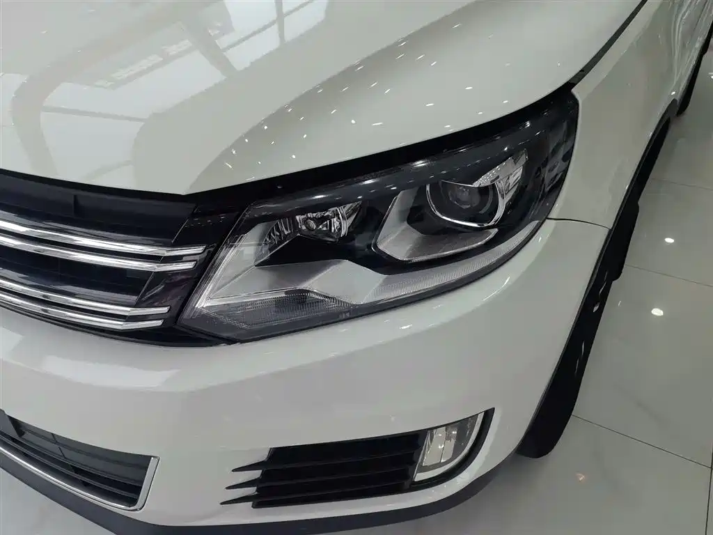 Volkswagen Tiguan 2015 1.8TSI Automatic 2WD Highline фото 24