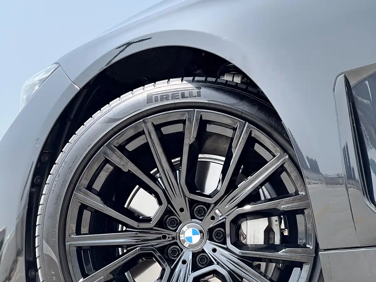 BMW 7 Series 2022 740Li xDrive Executive M Sport Package фото 15
