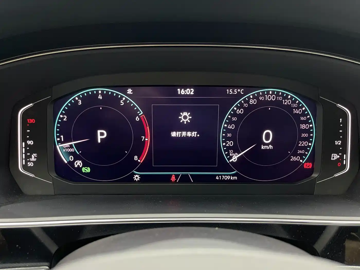 Volkswagen Passat 2022 330TSI Luxury Edition фото 12
