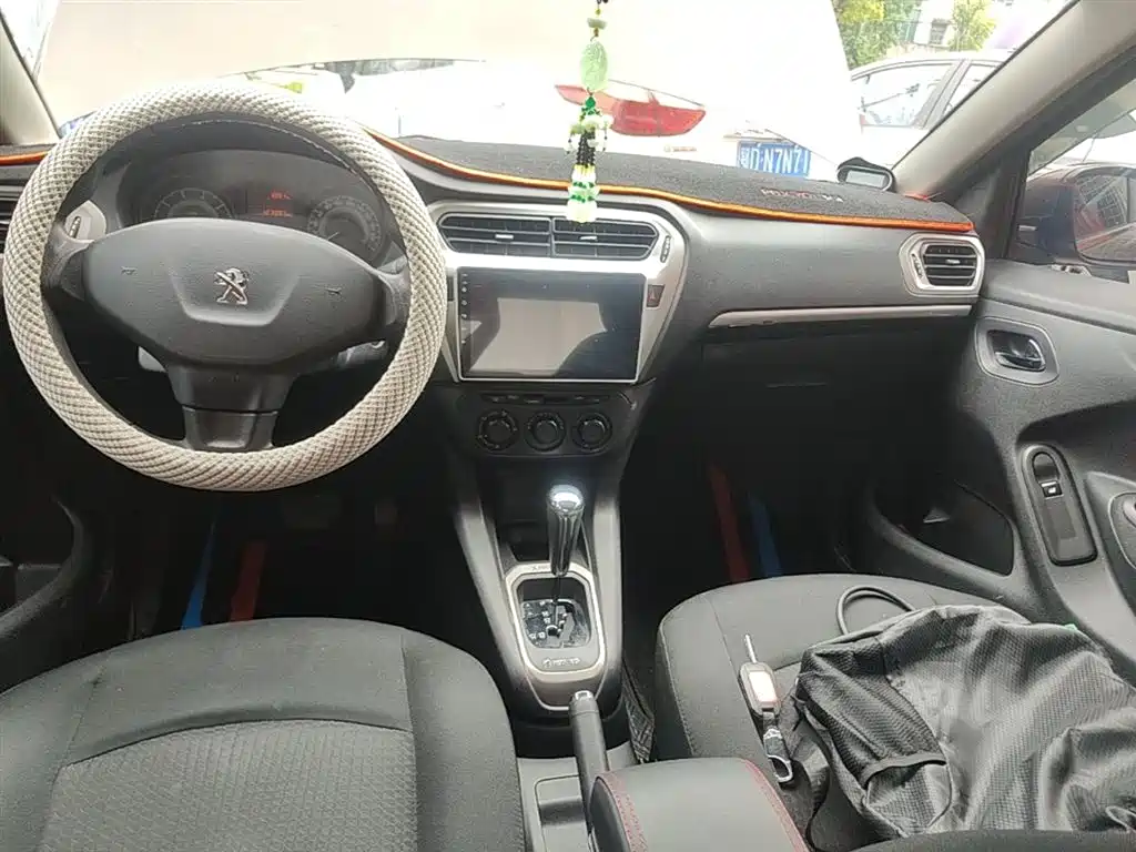 Peugeot 301 2014 1.6L Automatic Comfort Edition фото 10