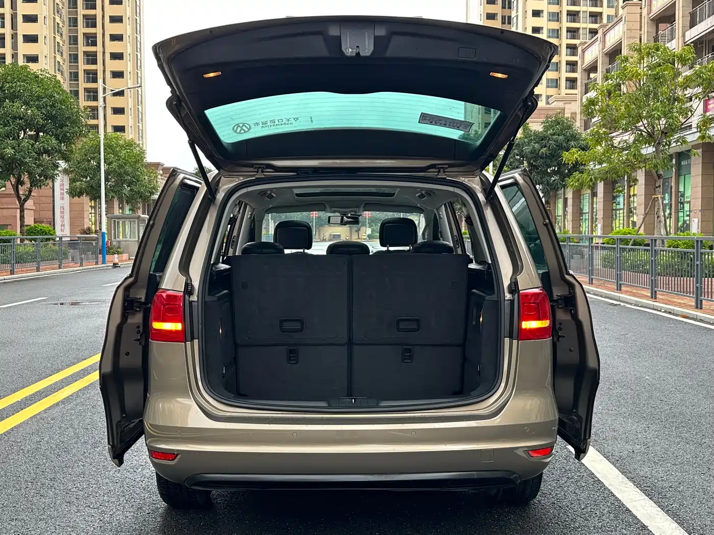 Volkswagen Sharan 2015 1.8TSI Comfort фото 15