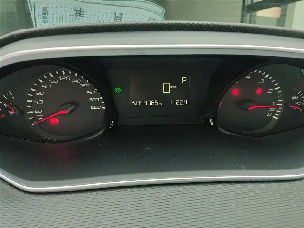 Peugeot 308 2018 1.6L Auto Luxury Edition фото 12